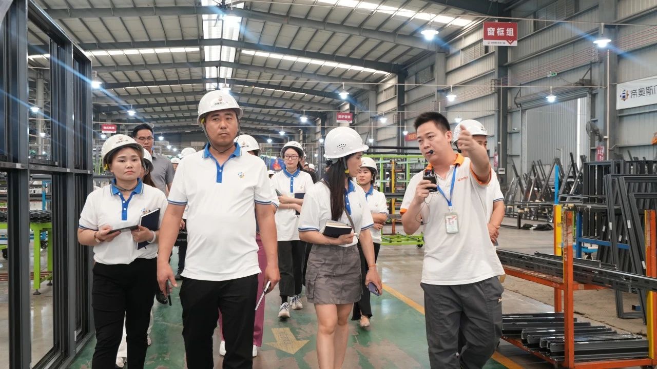 ee16711f-5d26-45b8-8386-9dd9aa44d735.jpg